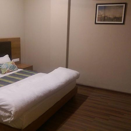 The Premier Hotel Кота Экстерьер фото