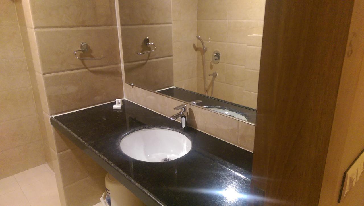 The Premier Hotel Кота Экстерьер фото