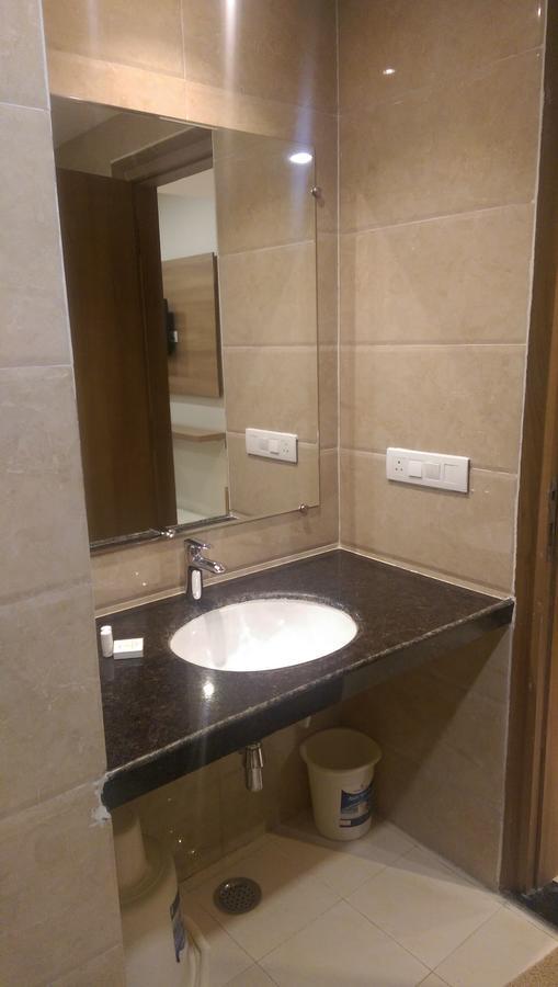 The Premier Hotel Кота Экстерьер фото