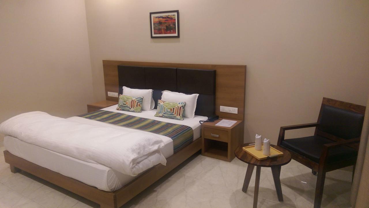 The Premier Hotel Кота Экстерьер фото